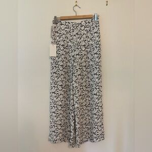 Aritzia Black and White Wide Leg Pants